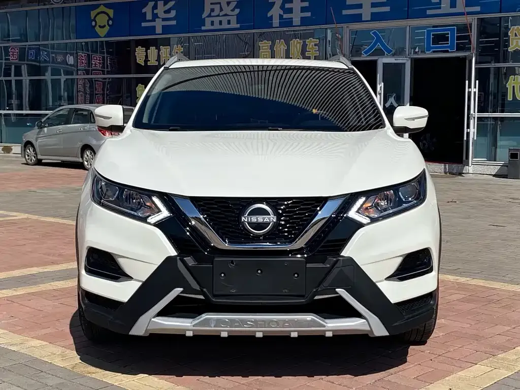 Nissan Qashqai — фото 1