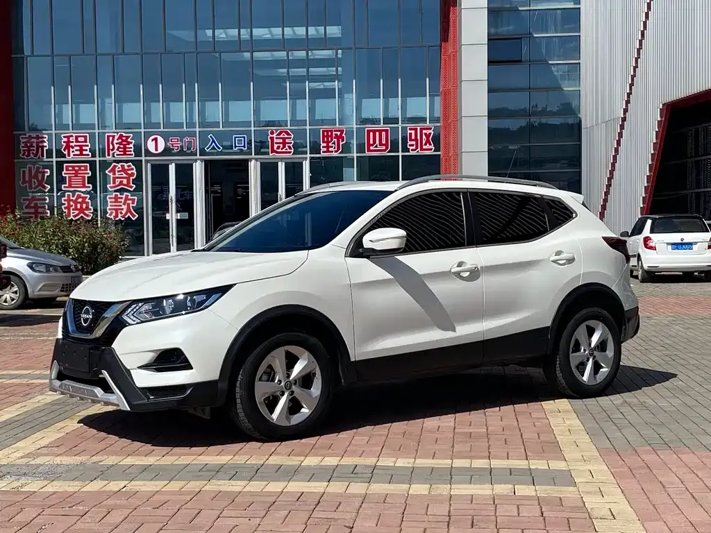 Nissan Qashqai — фото 7