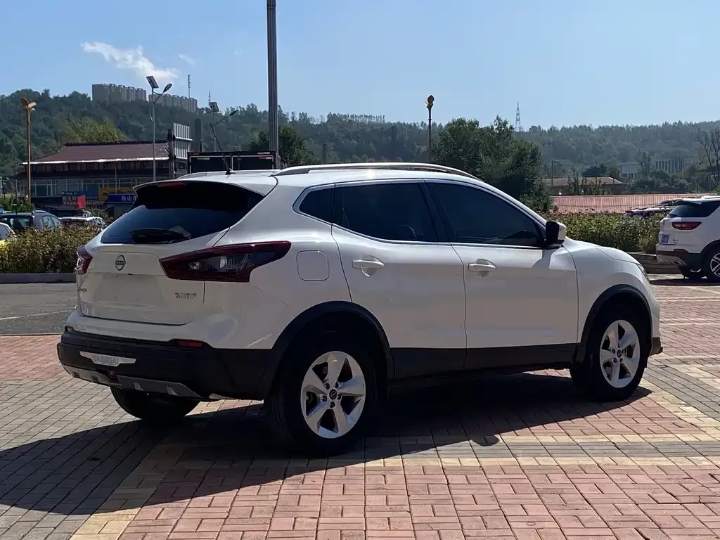 Nissan Qashqai — фото 6