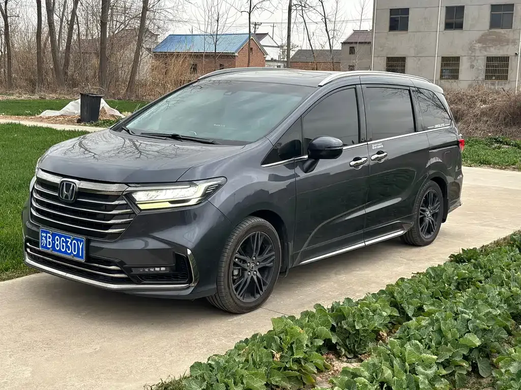 Honda Odyssey — фото 1