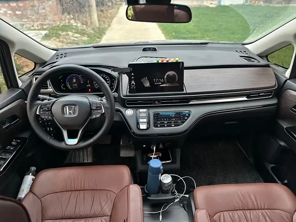 Honda Odyssey — фото 10