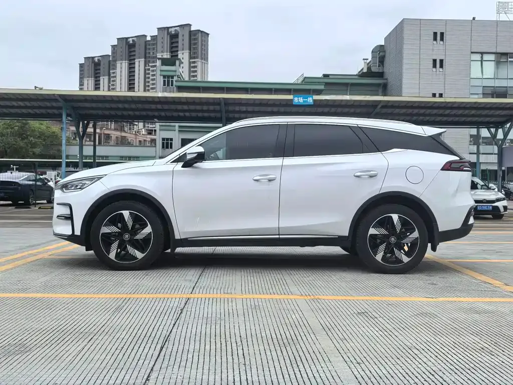BYD Tang New Energy — фото 10