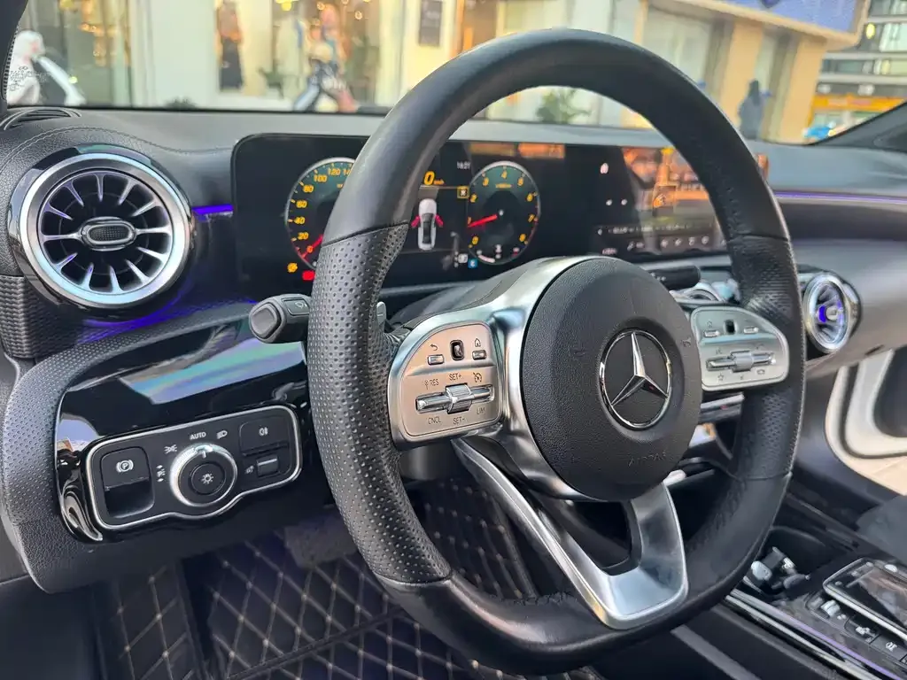 Mercedes-Benz A-Class — фото 10