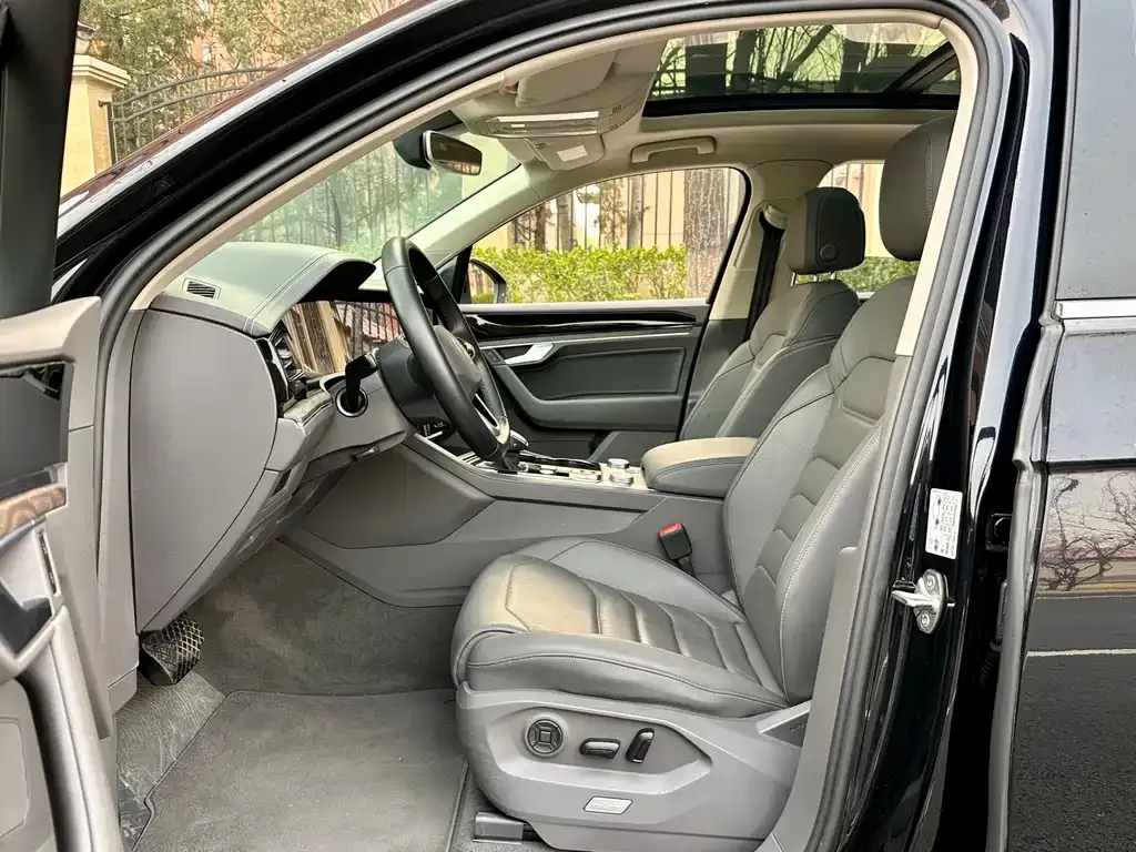 Volkswagen Touareg 2022 из CN, фото 4