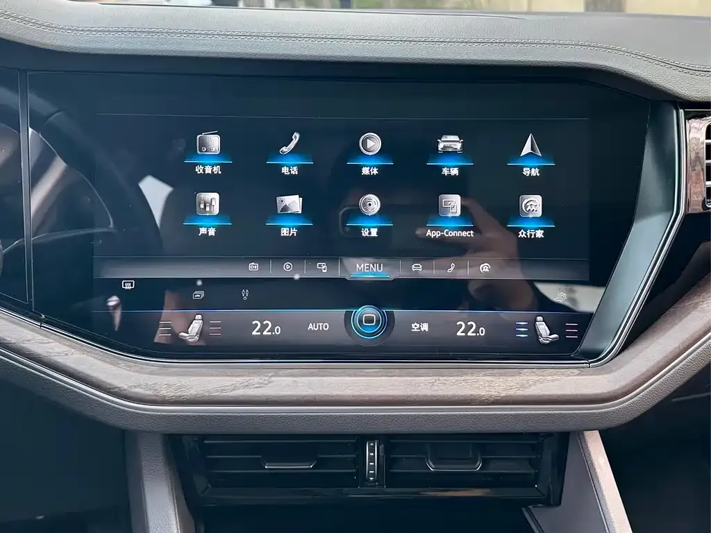 Volkswagen Touareg 2022 из CN, фото 2