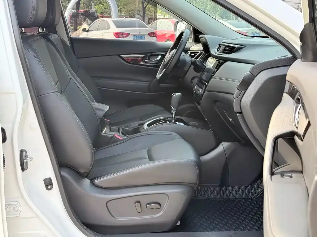 Nissan X-Trail — фото 10