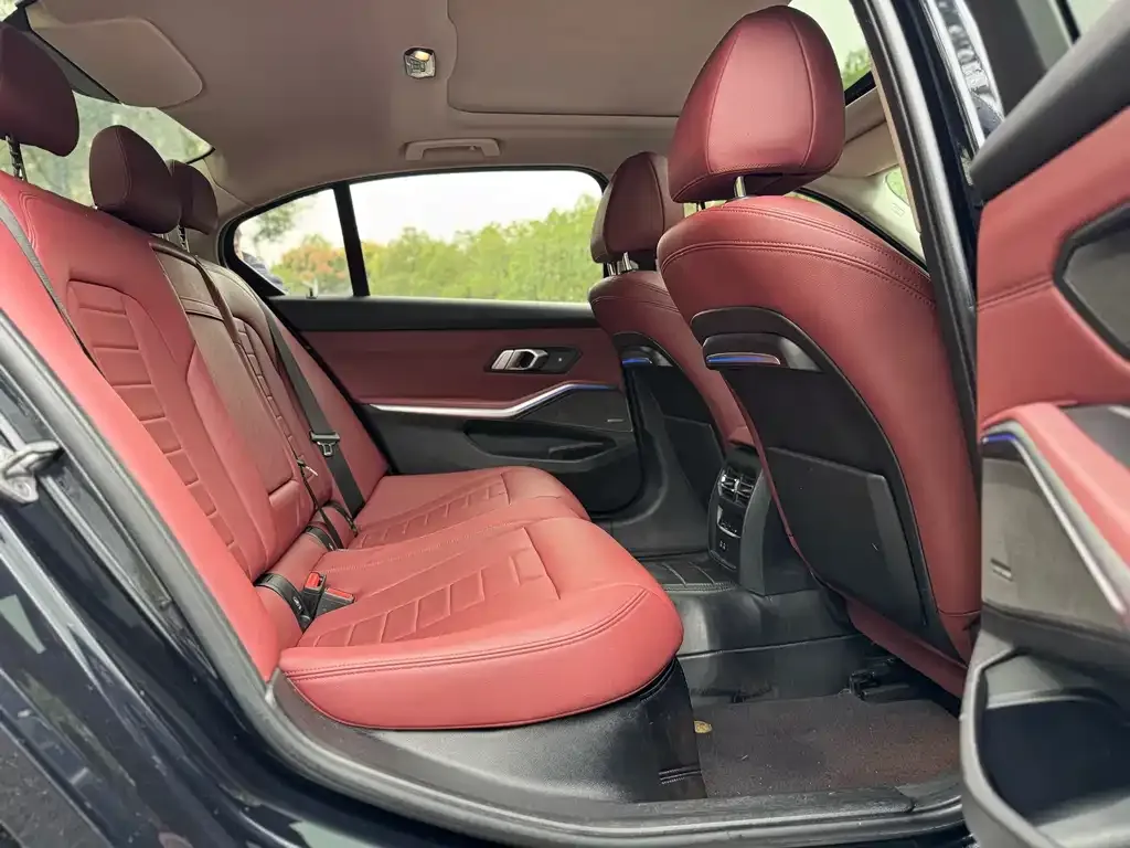 BMW 3 Series 2021 из CN, фото 2