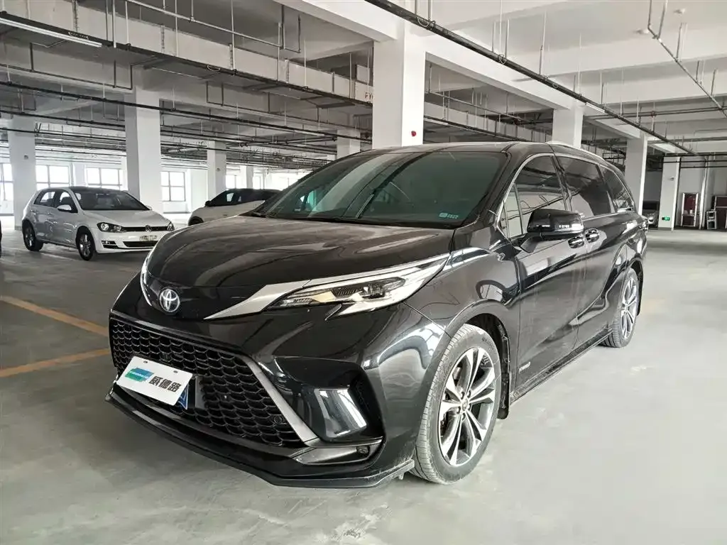 Toyota Granvia 2023 из CN, фото 1