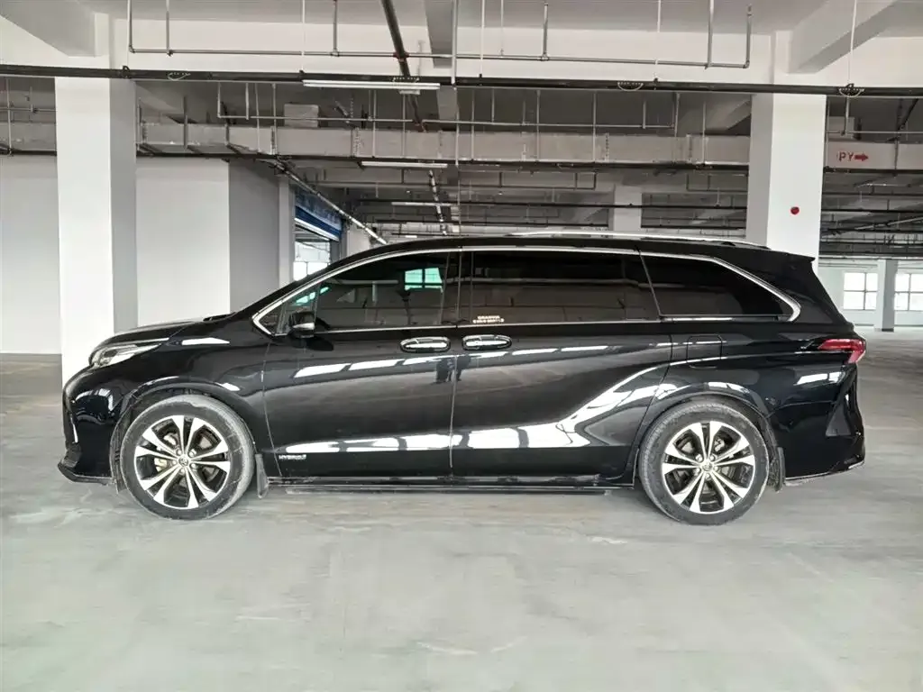 Toyota Granvia 2023 из CN, фото 8