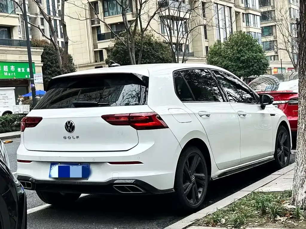 Volkswagen Golf 2022 из CN, фото 10