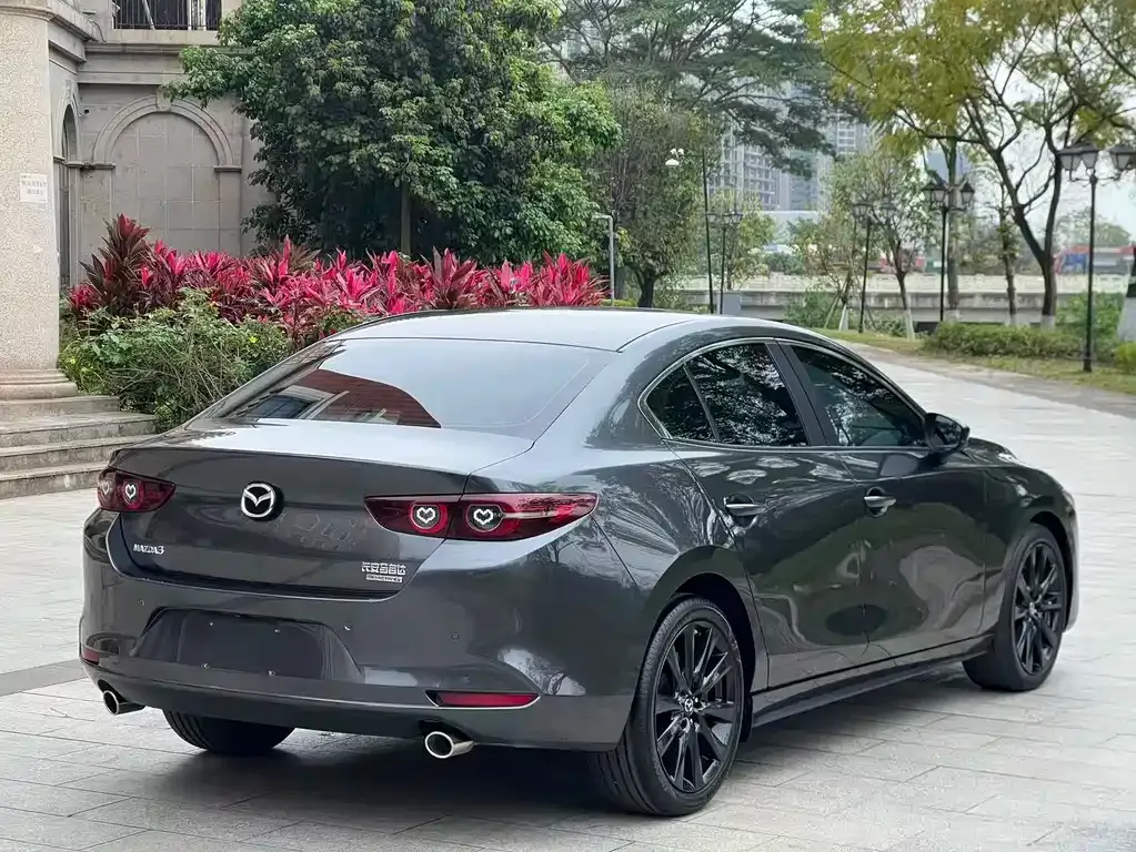 Mazda 3 Axela — фото 10