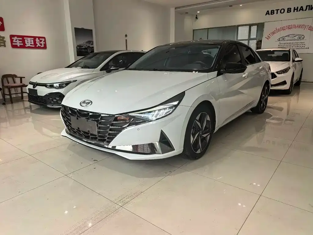 Hyundai Elantra — фото 1
