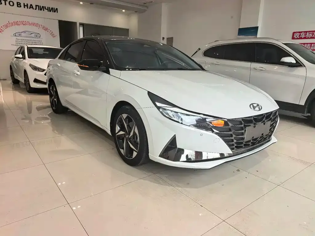 Hyundai Elantra — фото 9
