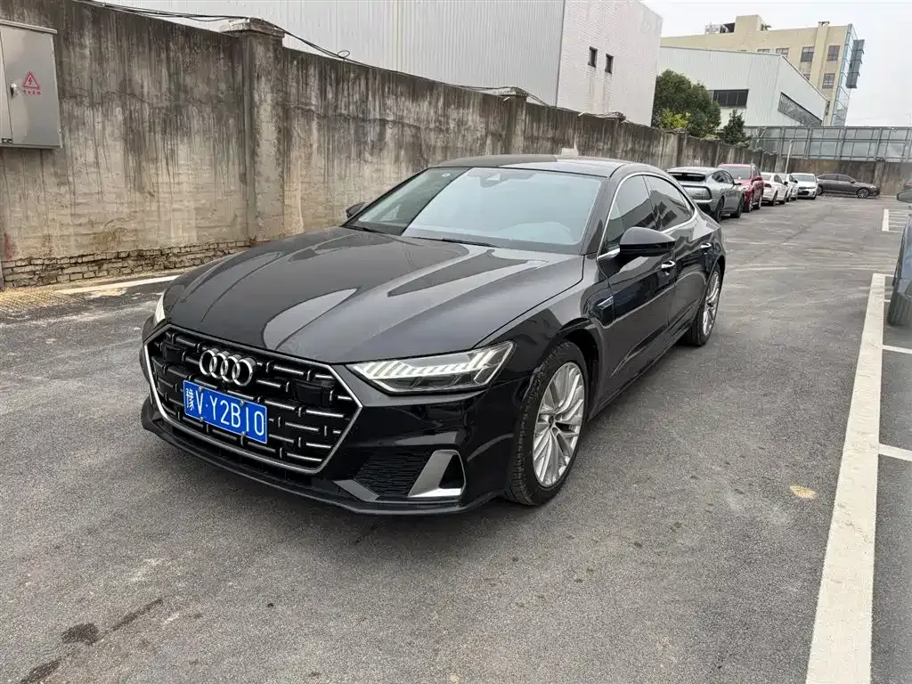 Audi A7L — фото 1