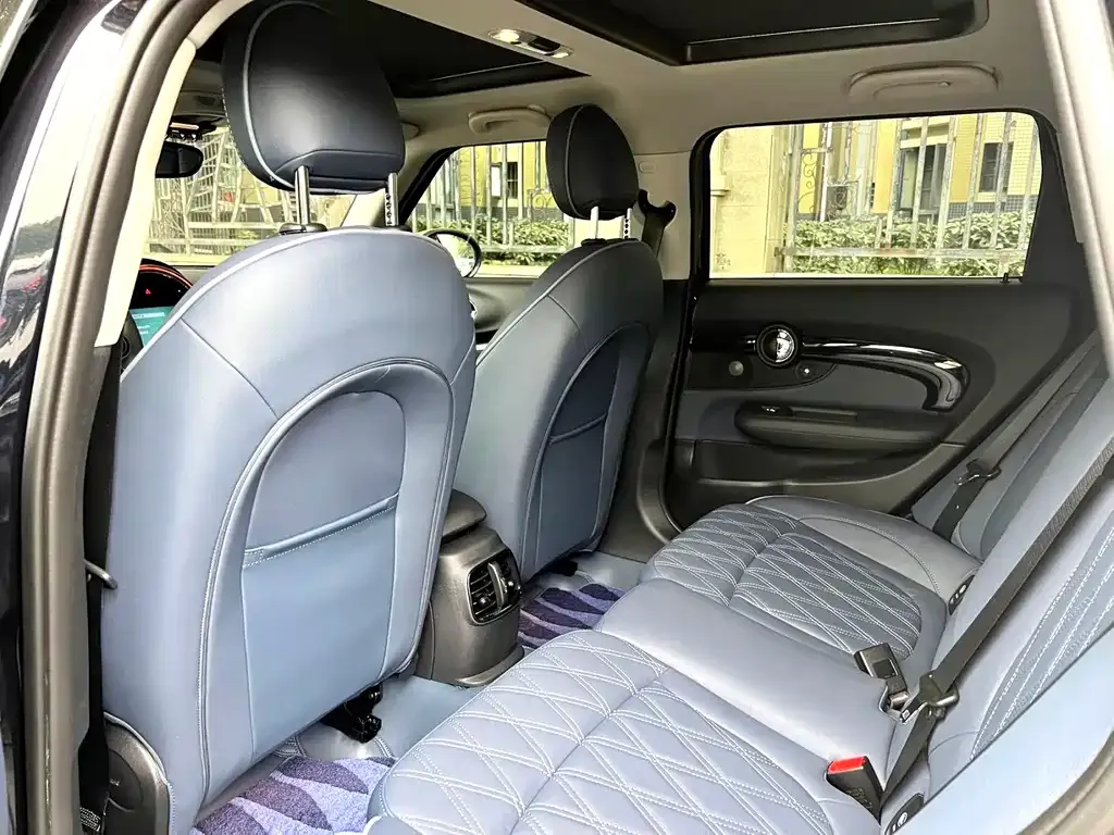 MINI Clubman — фото 3