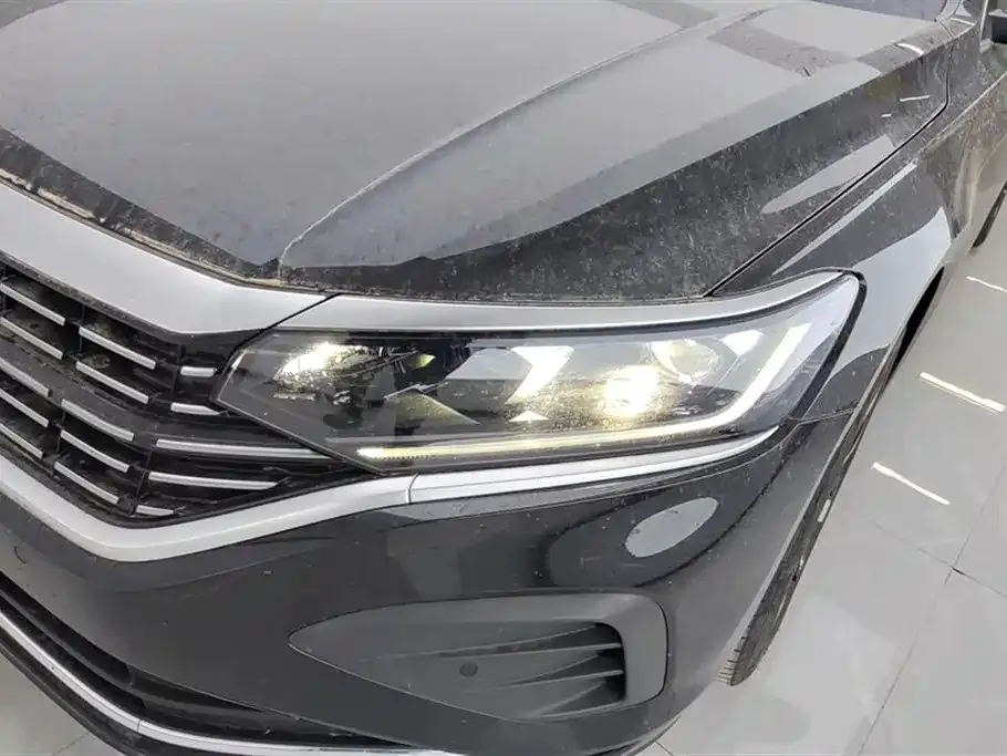 Volkswagen Passat — фото 6