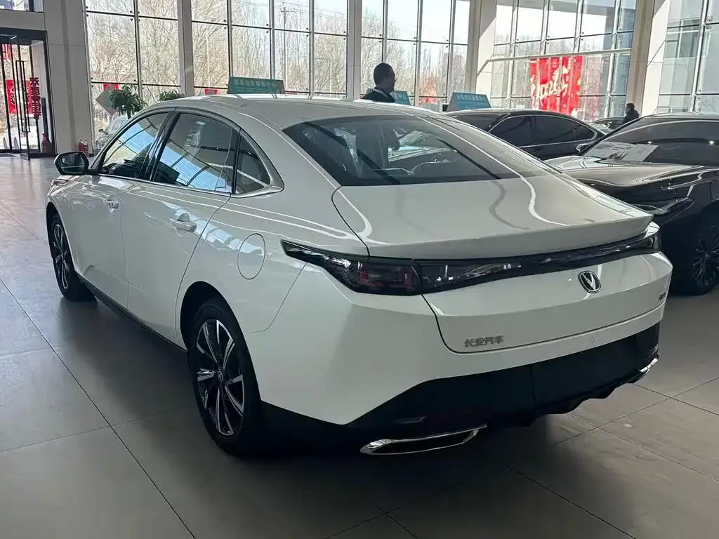 Changan Eado — фото 5