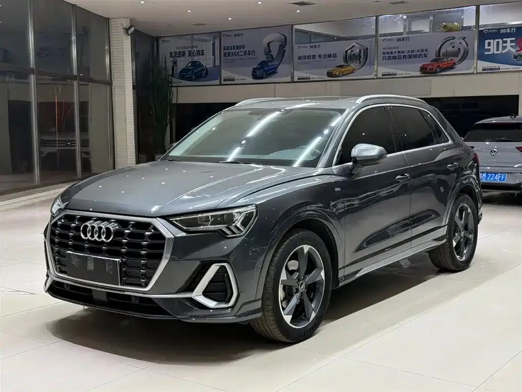 Audi Q3 — фото 1