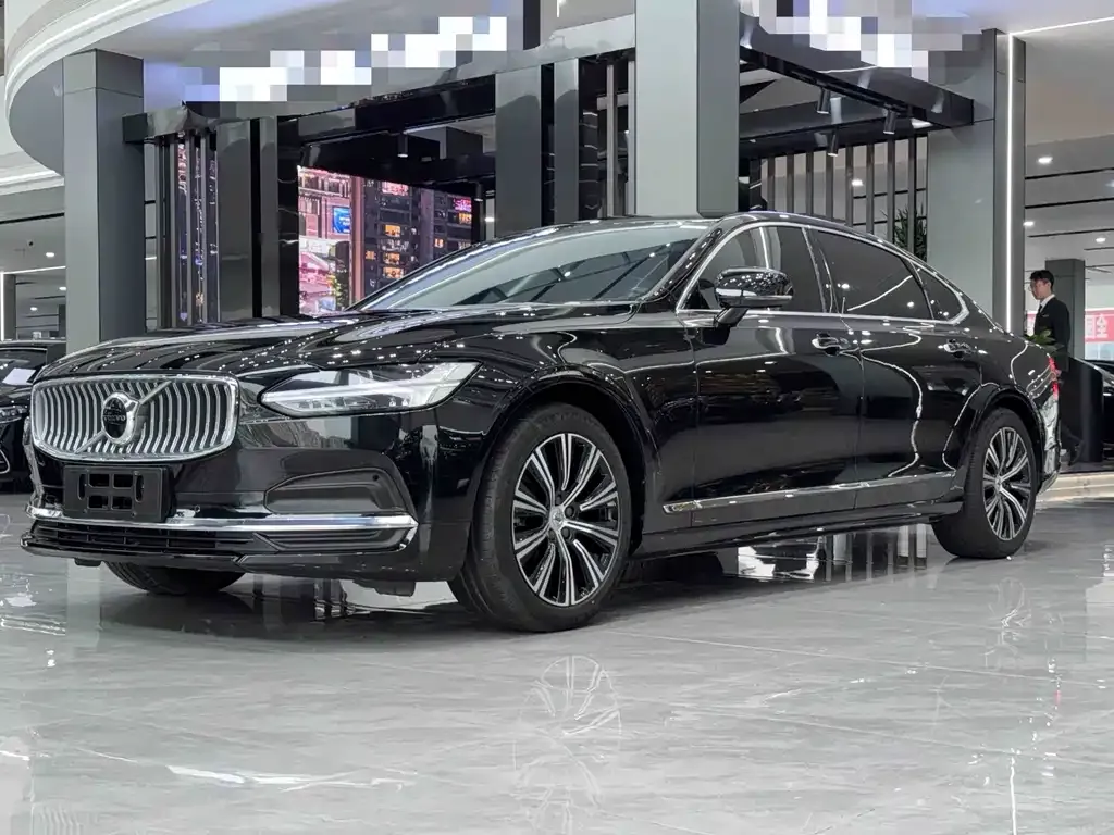Volvo S90 — фото 1