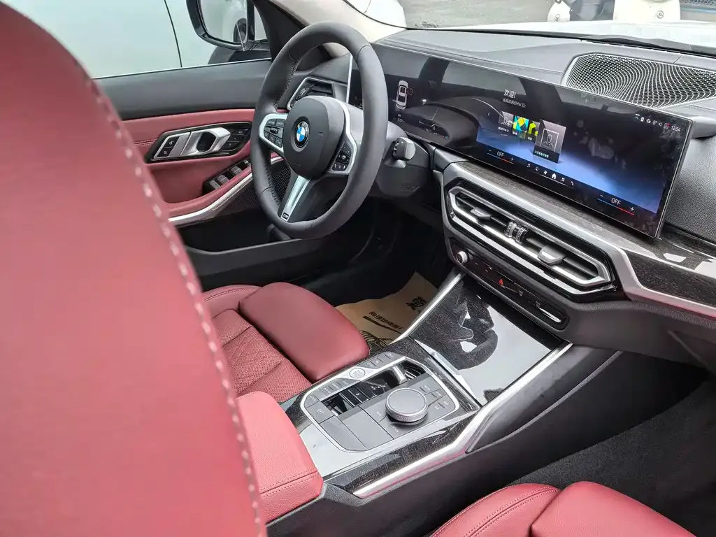 BMW 3 Series 2024 из CN, фото 3
