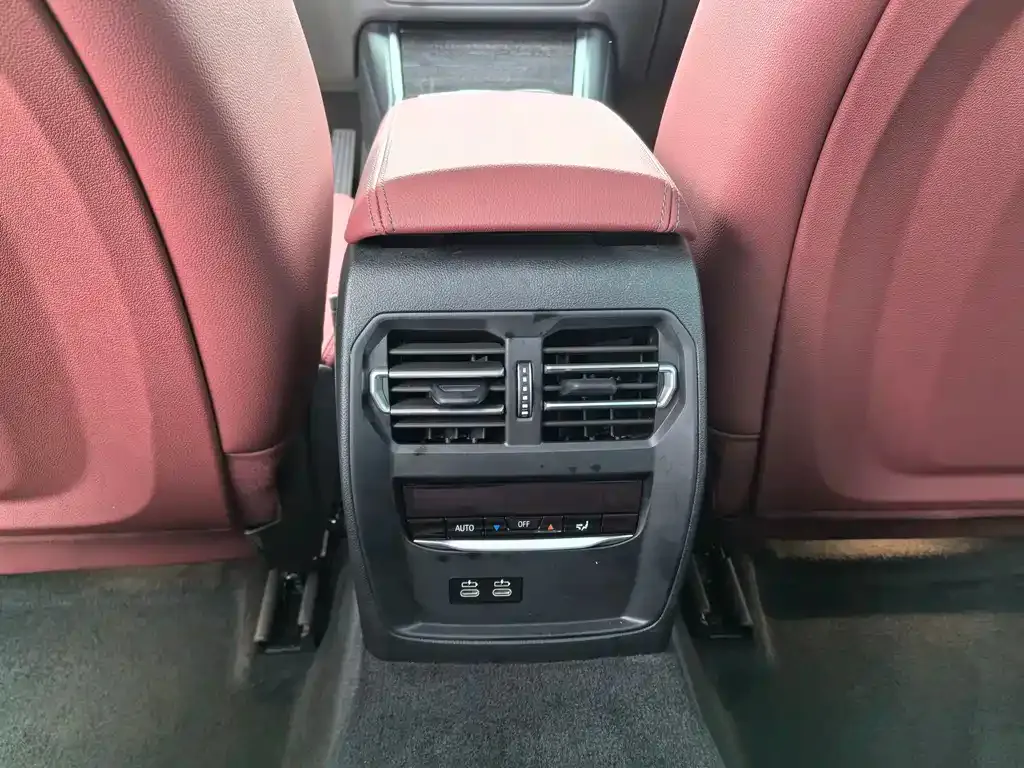 BMW 3 Series 2024 из CN, фото 6
