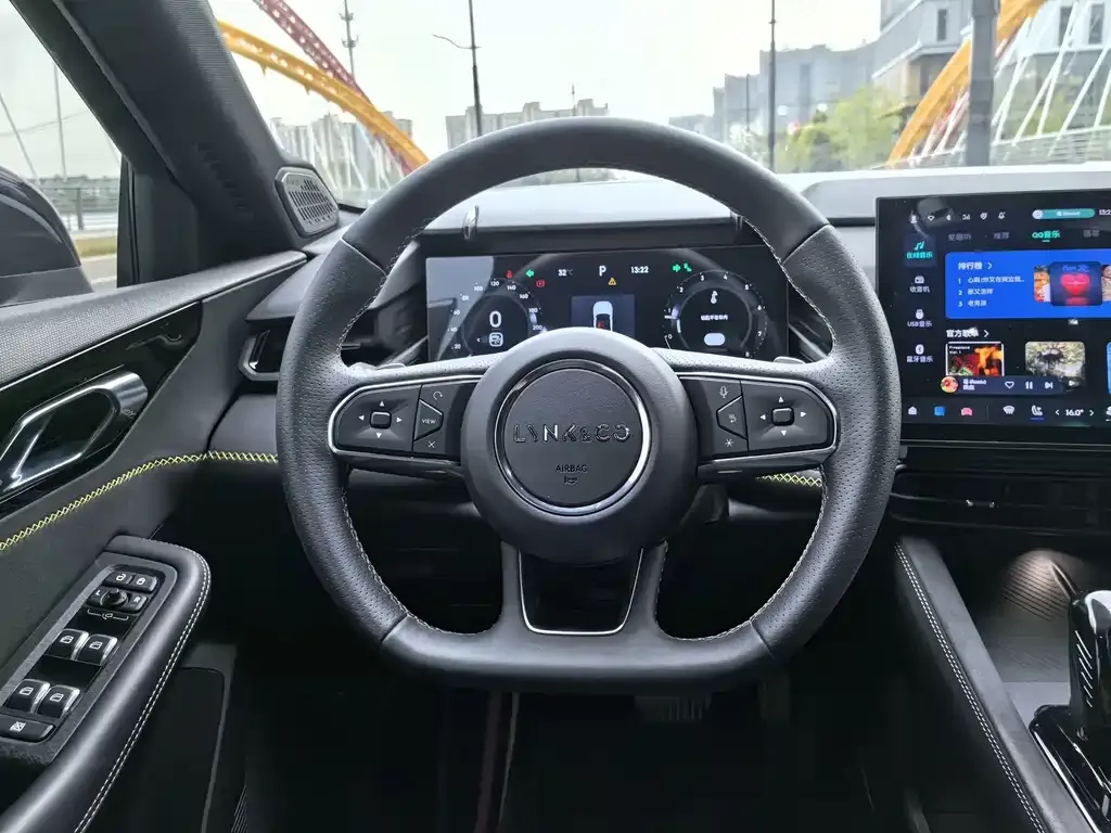 Lynk & Co 03 2024 из CN, фото 3