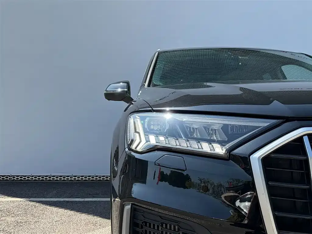 Audi Q7 2024 из CN, фото 5