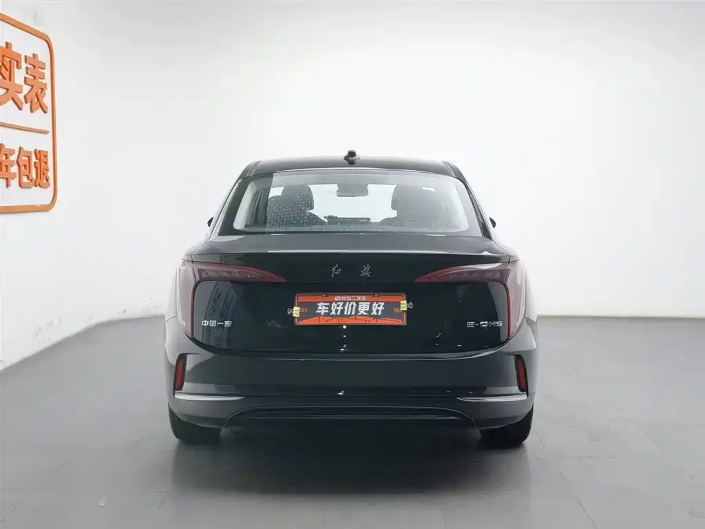 Hongqi E-QM5 — фото 6