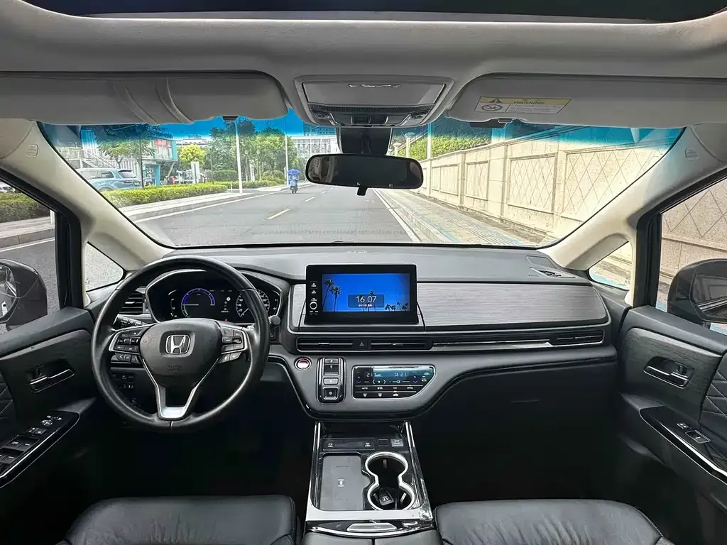 Honda Elysion 2023 из CN, фото 3