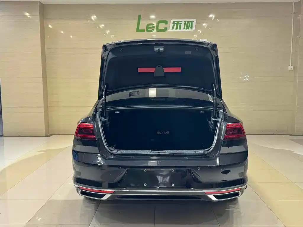 Volkswagen Magotan 2023 из CN, фото 2