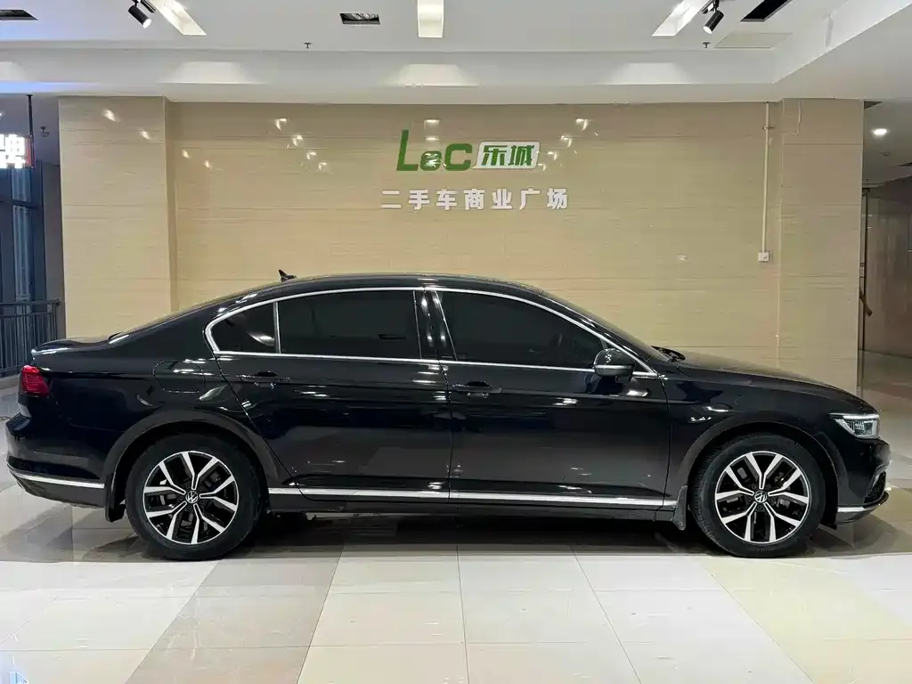 Volkswagen Magotan 2023 из CN, фото 4