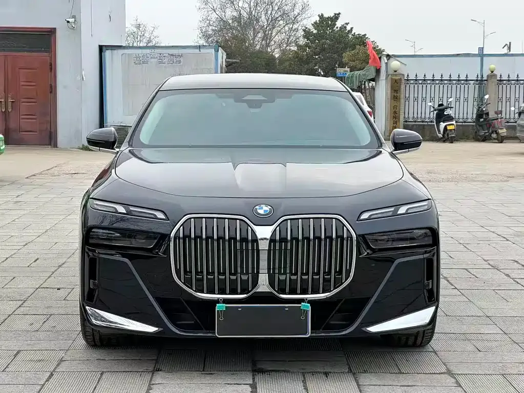 BMW 7 Series 2025 из CN, фото 3