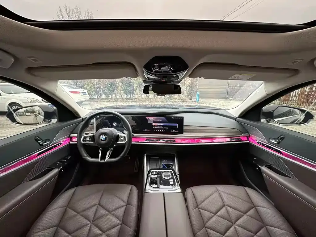 BMW 7 Series 2025 из CN, фото 2