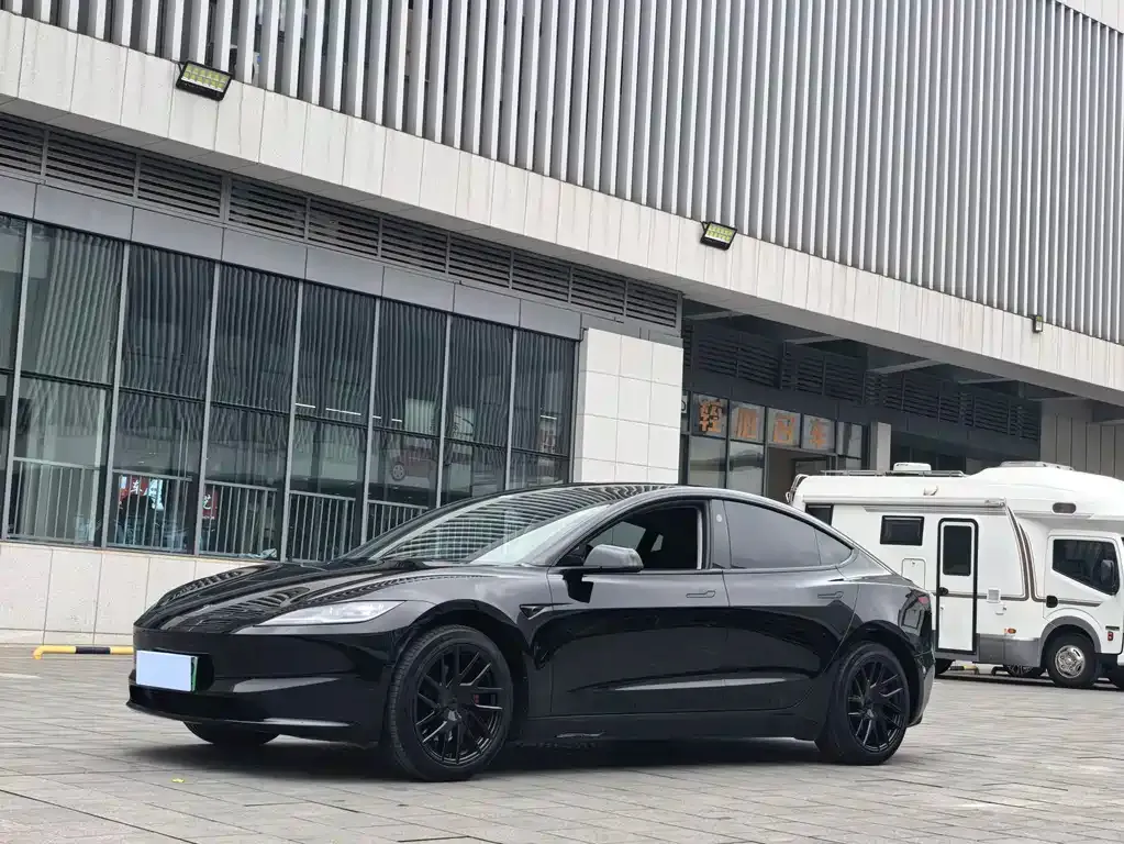 Tesla Model 3 2023 из CN, фото 1