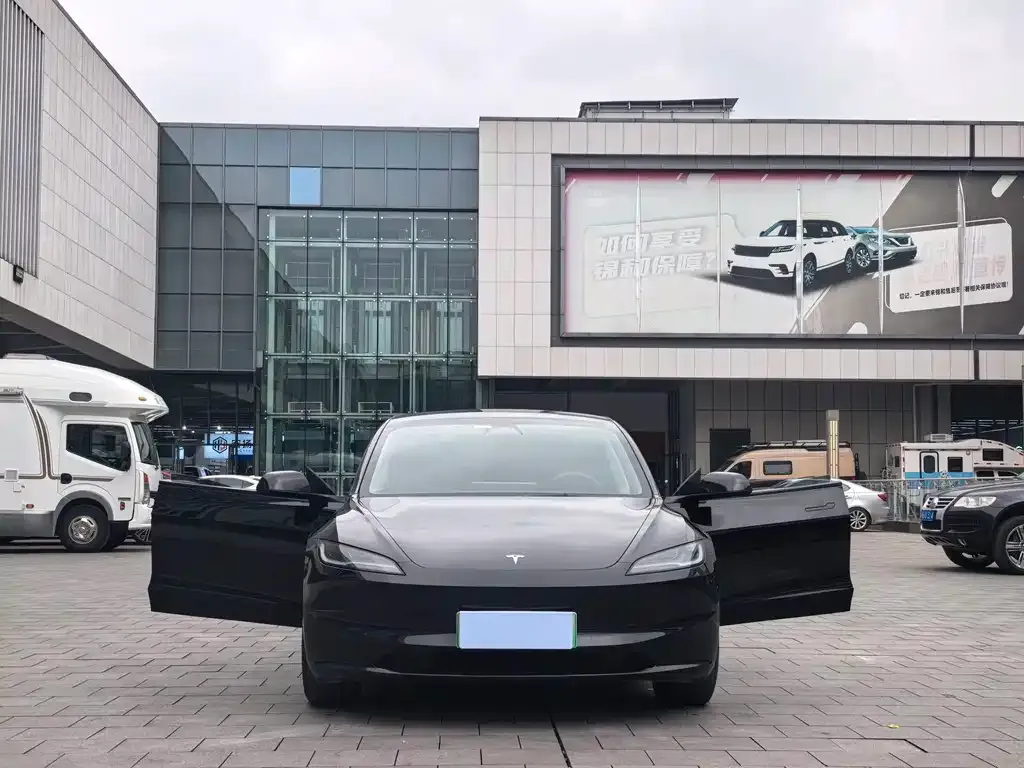 Tesla Model 3 2023 из CN, фото 5