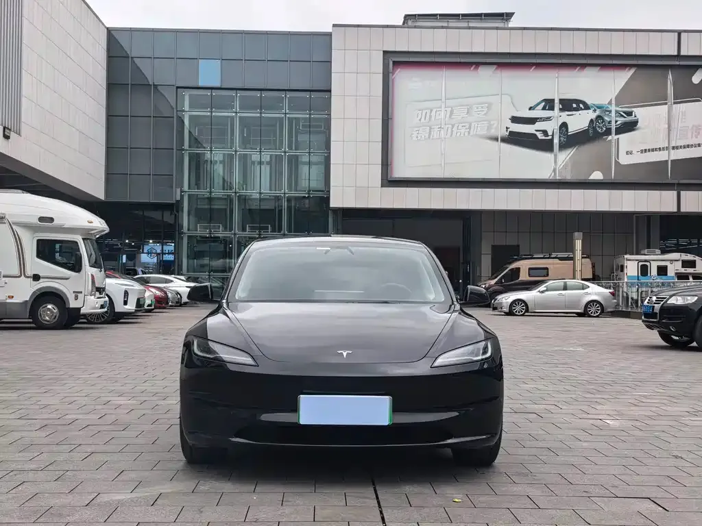 Tesla Model 3 2023 из CN, фото 3