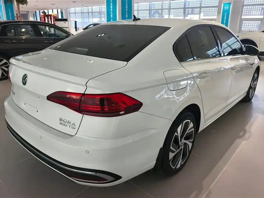 Volkswagen Bora 2024 из CN, фото 8