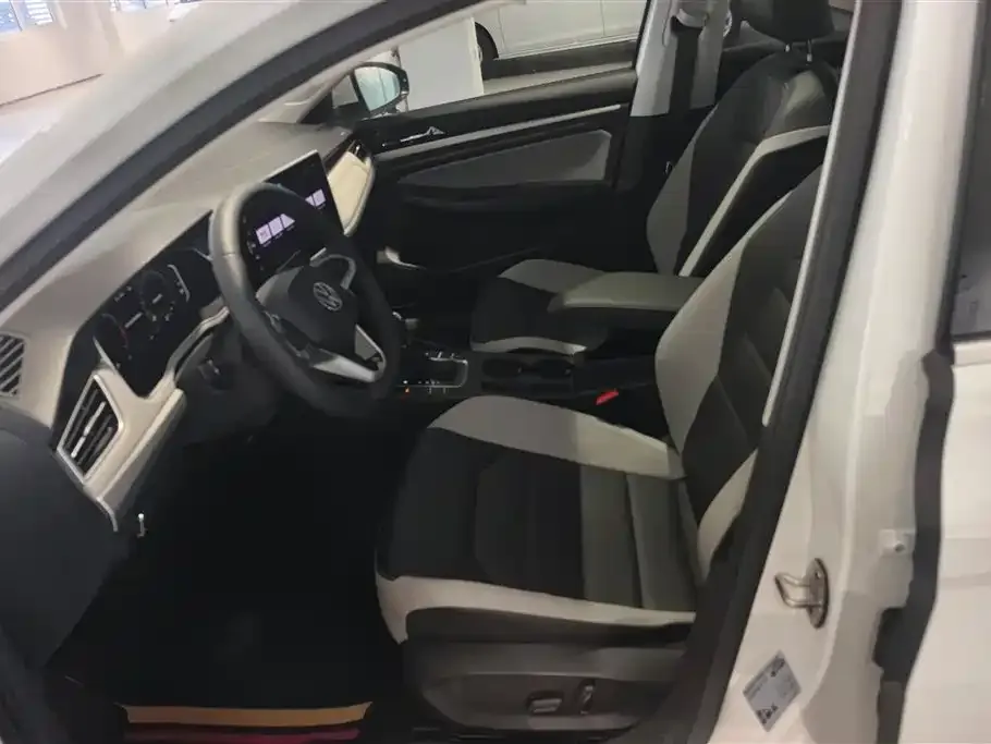 Volkswagen Bora 2024 из CN, фото 3