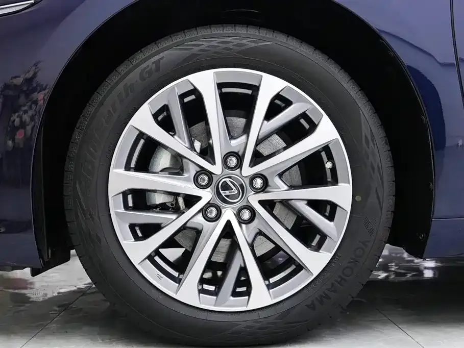 Lexus ES 2025 из CN, фото 4