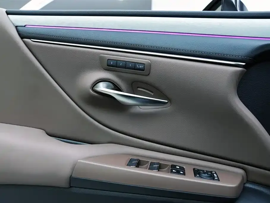 Lexus ES 2025 из CN, фото 2