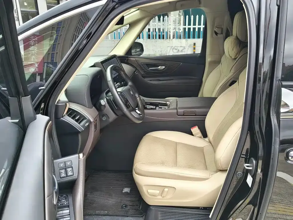 Toyota Vellfire — фото 5
