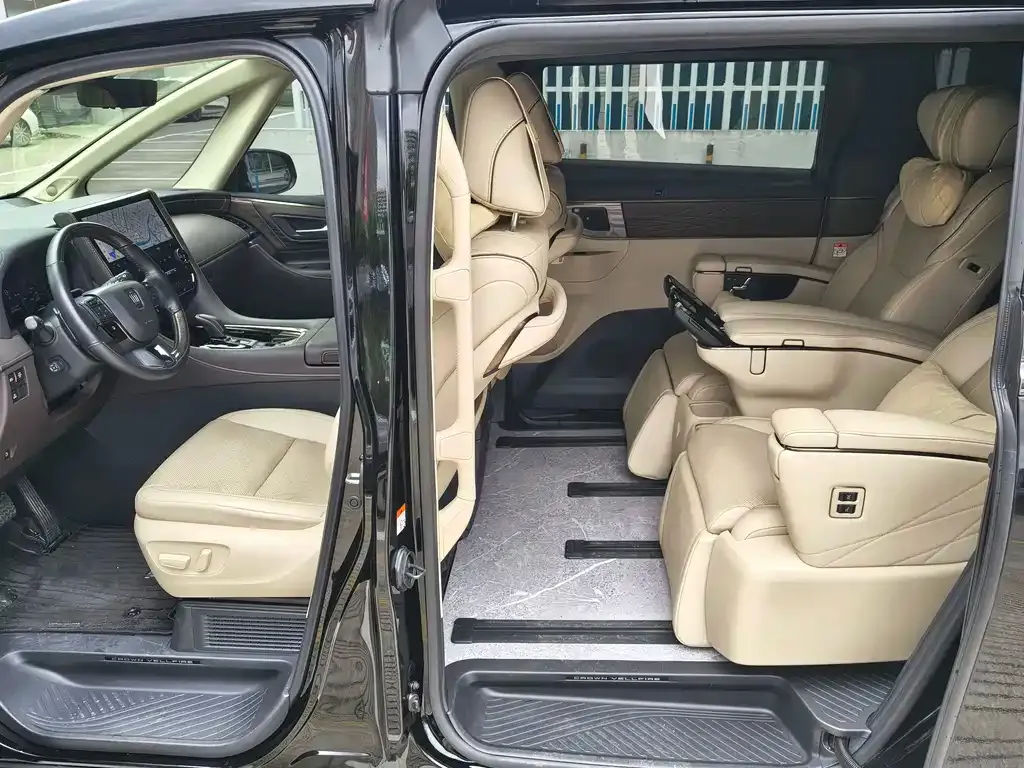 Toyota Vellfire — фото 6