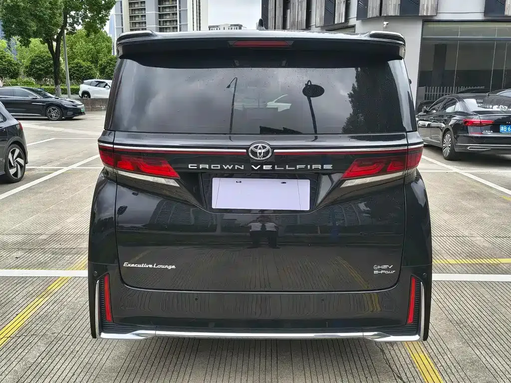 Toyota Vellfire — фото 9