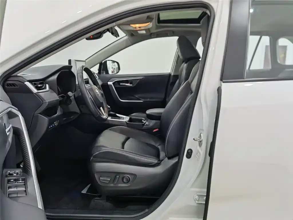 Toyota RAV4 2021 из CN, фото 9