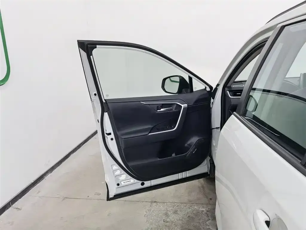 Toyota RAV4 2021 из CN, фото 8