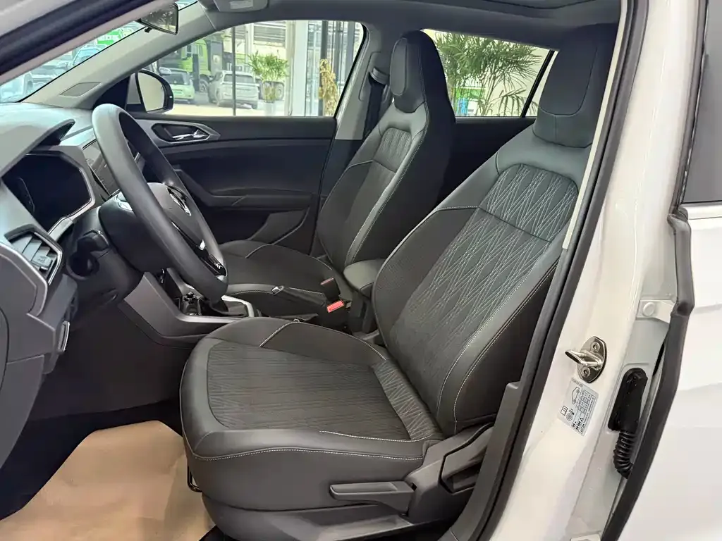 Volkswagen T-Cross — фото 4