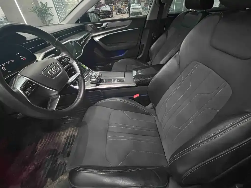 Audi A7L 2023 из CN, фото 5
