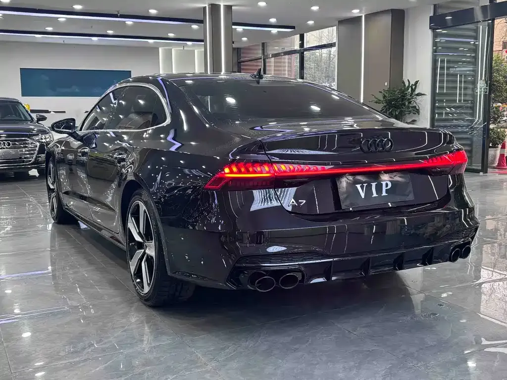 Audi A7L 2023 из CN, фото 9