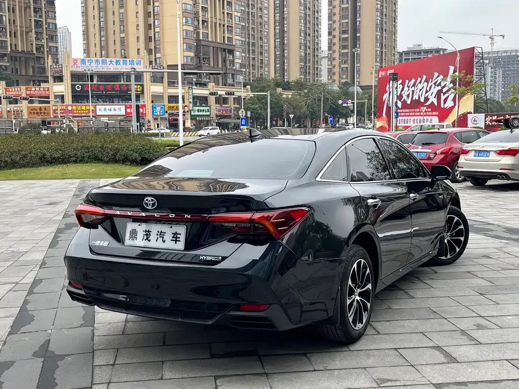 Toyota Avalon — фото 10