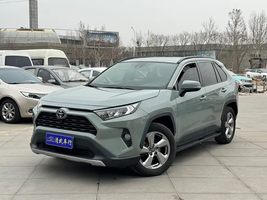 Toyota RAV4 2021 из CN, фото 1